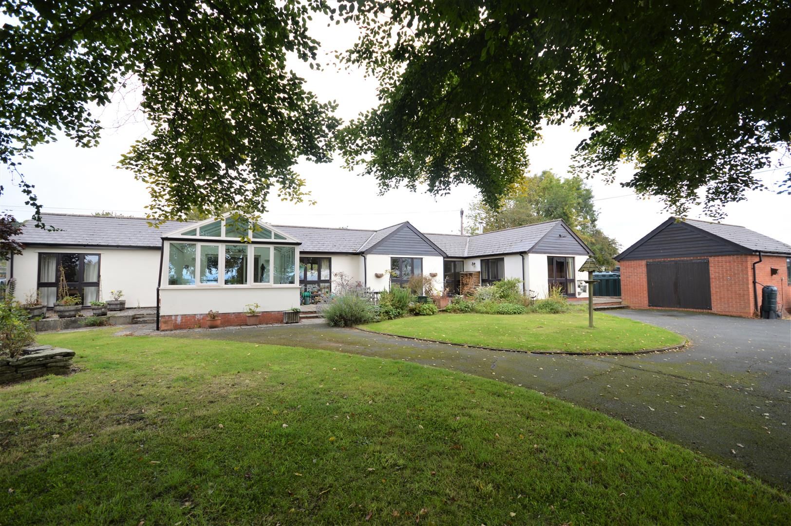 3 bed detached bungalow for sale in Bircher, HR6