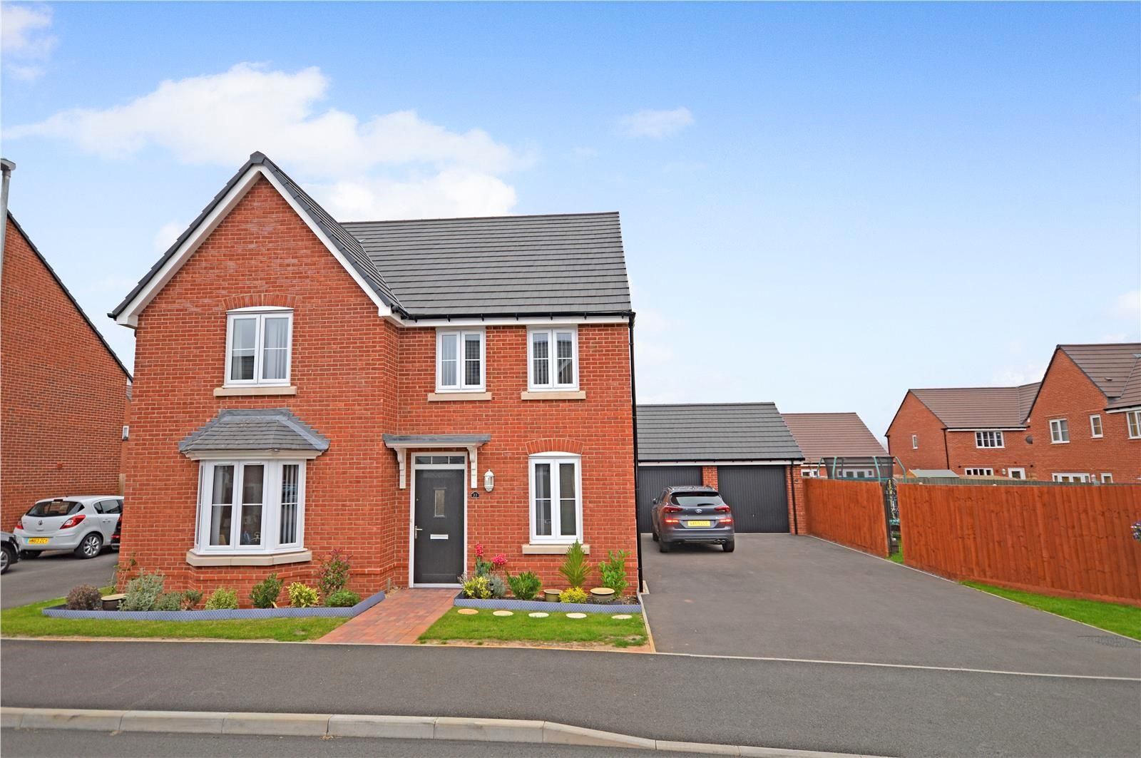 4 bed detached for sale in Whitestone, HR1
