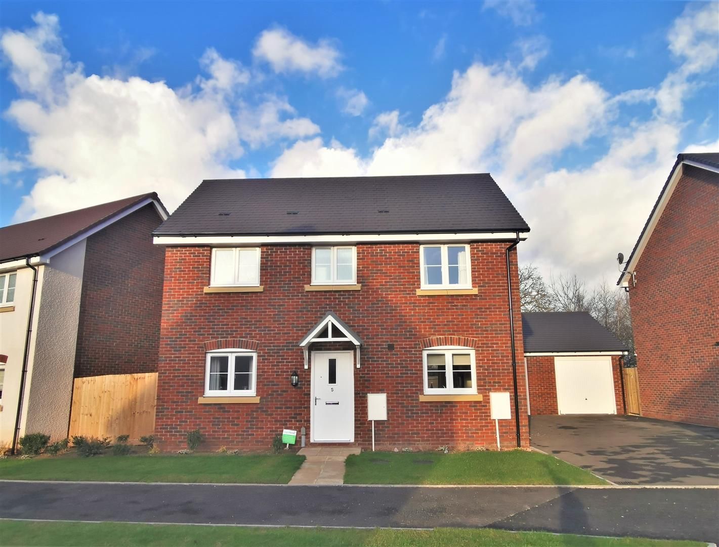 3 bed detached for sale in Kingstone, HR2