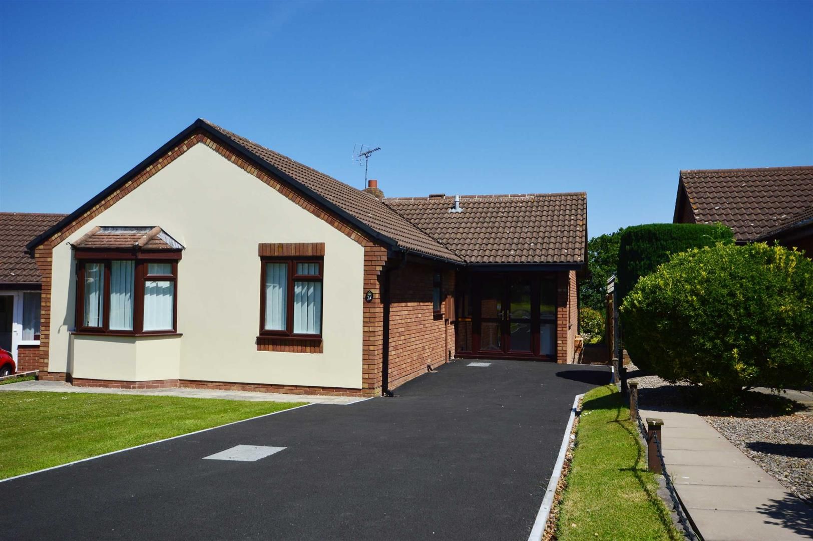3 bed detached bungalow for sale in Leominster, HR6