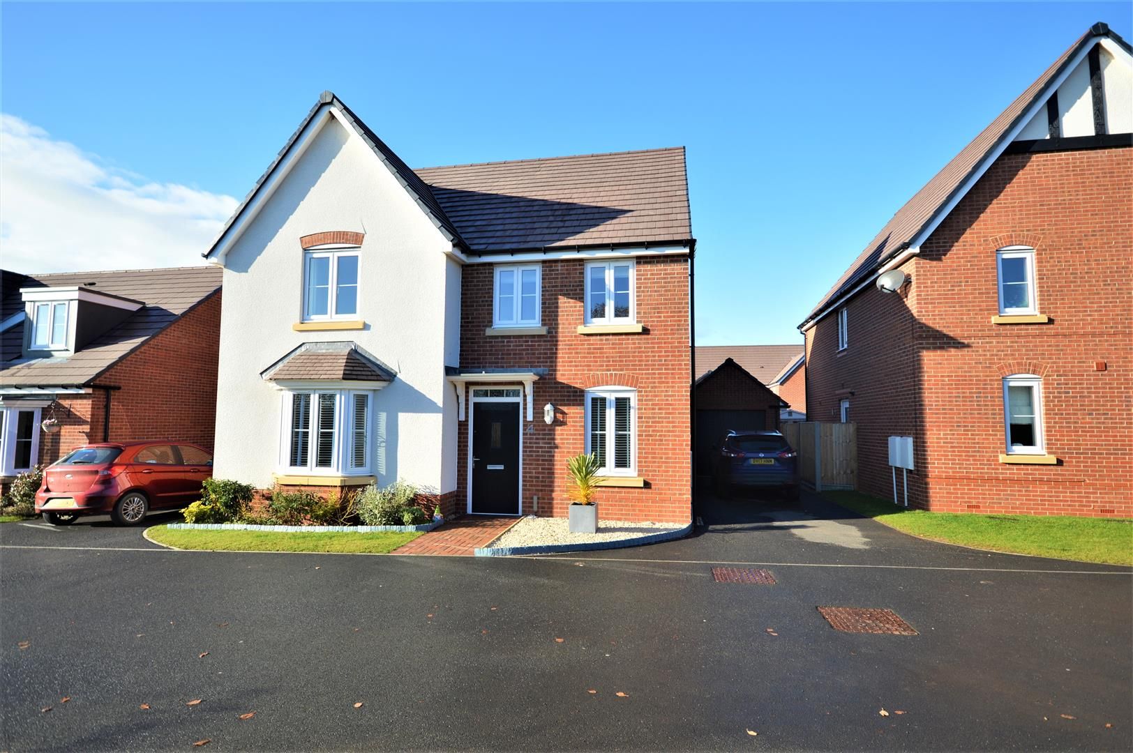 4 bed detached for sale in Whitestone, HR1