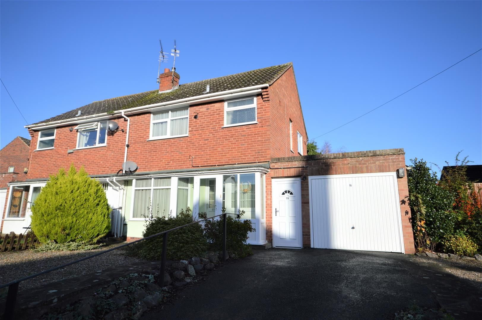 3 bed semi-detached for sale in Leominster, HR6