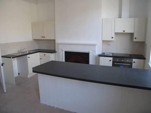 2 bed flat to rent in High Street, HR6