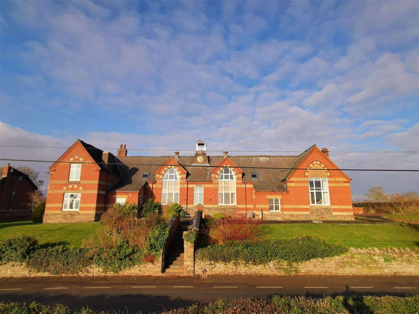 5 bed detached for sale in Marden, HR1