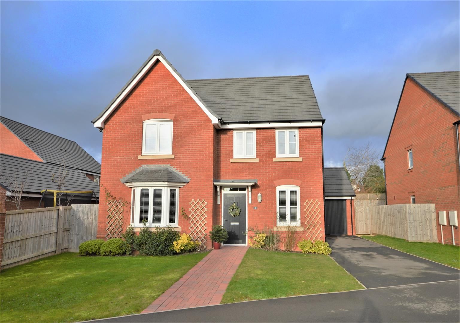 4 bed detached for sale in Whitestone, HR1