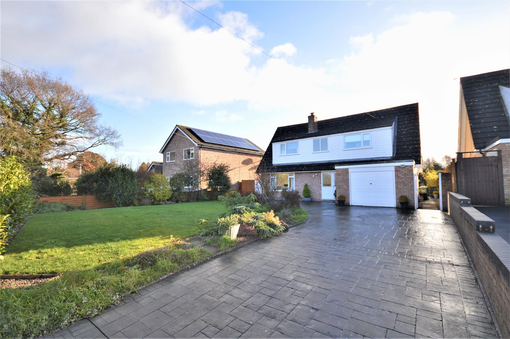 4 bed detached for sale in Allensmore, HR2