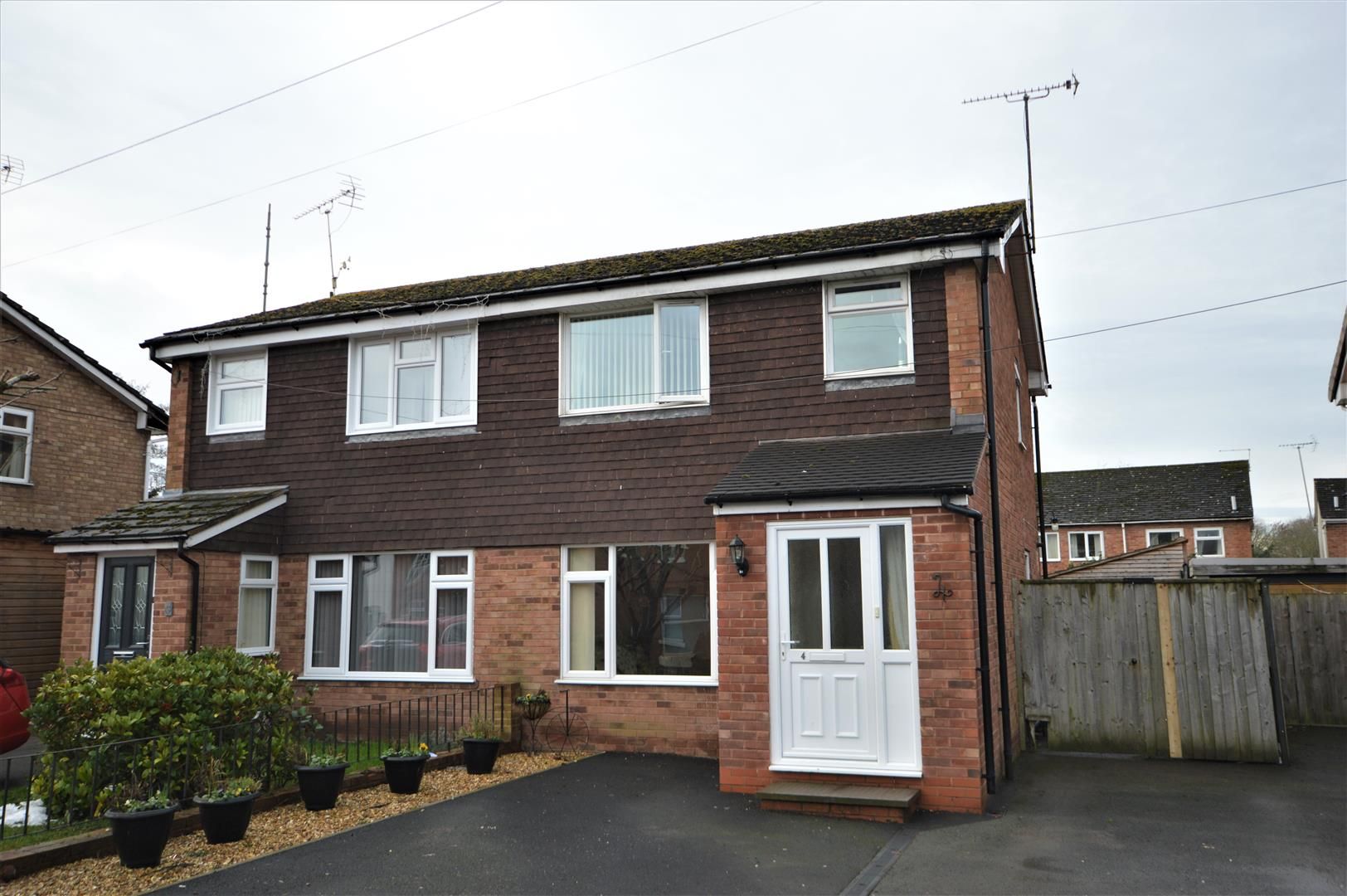 3 bed semi-detached for sale in Leominster, HR6