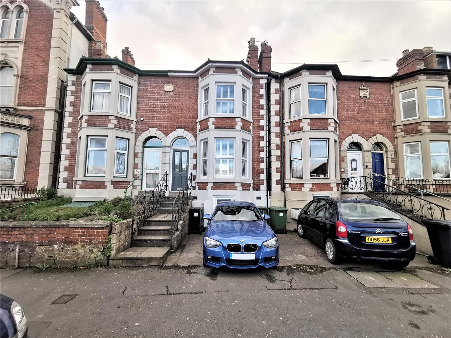 3 bed semi-detached for sale, HR4