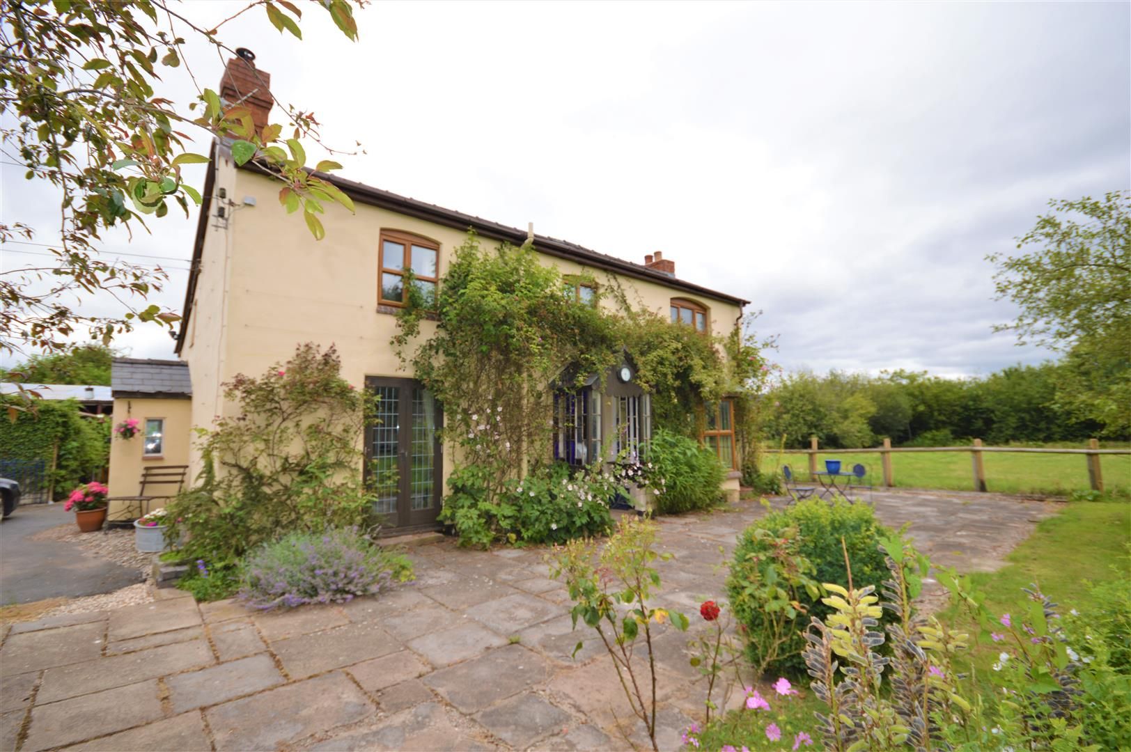 3 bed detached to rent in Preston-On-Wye, HR2