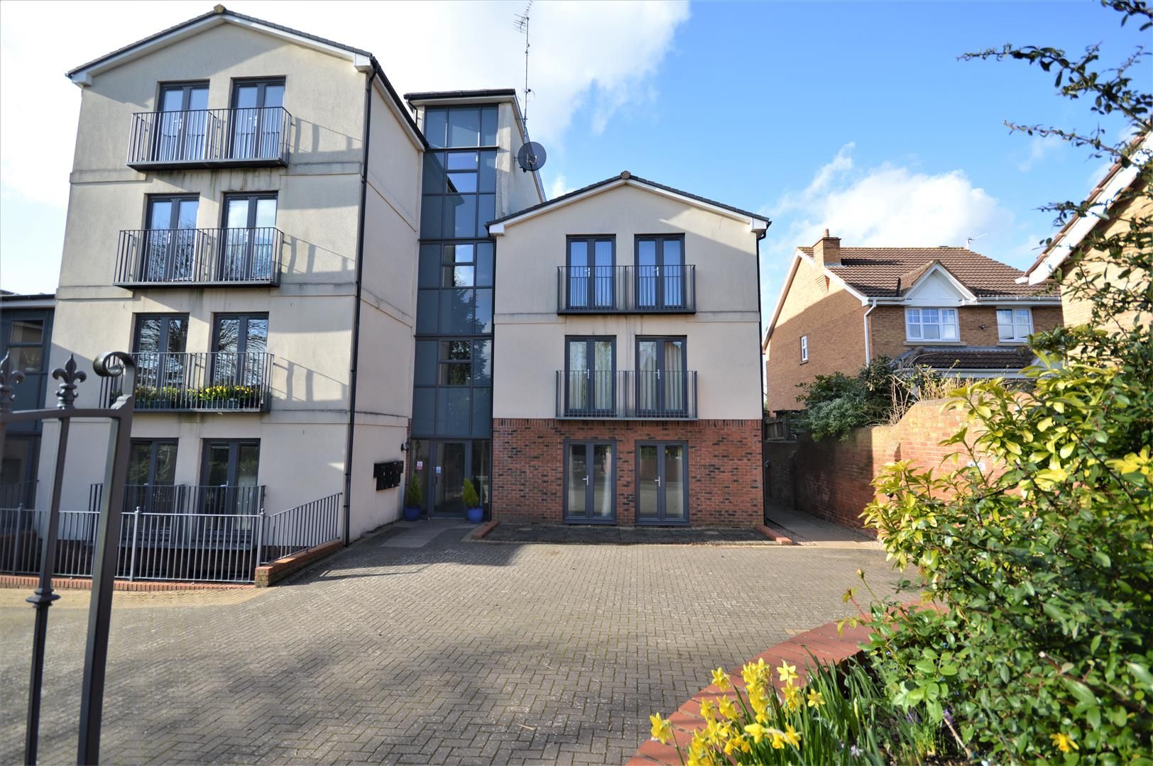 2 bed apartment for sale, HR1