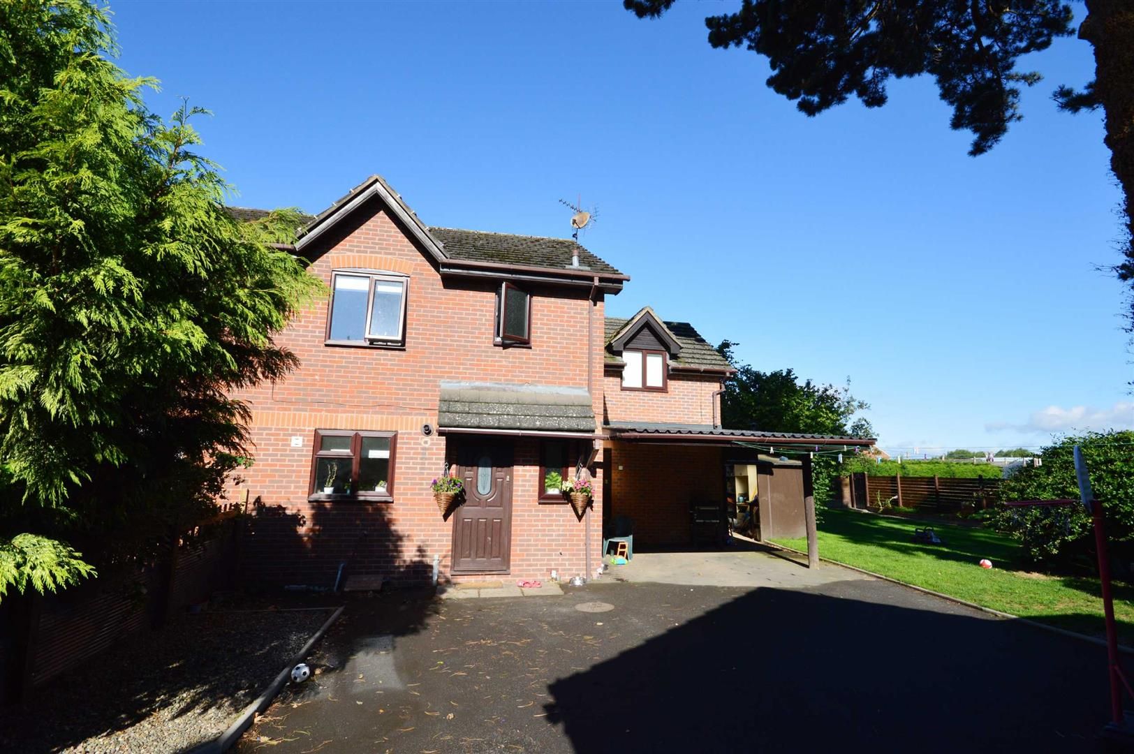 3 bed semi-detached for sale in Ridgemoor Road, HR6