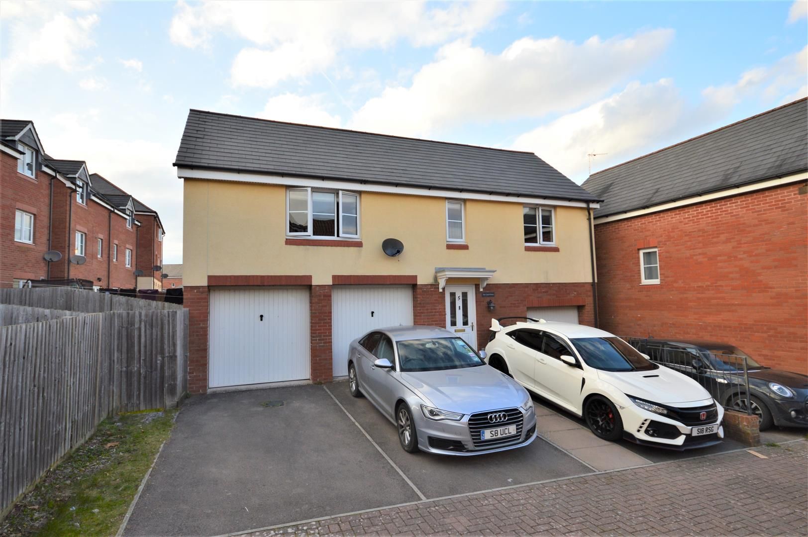 2 bed coach house for sale, HR2