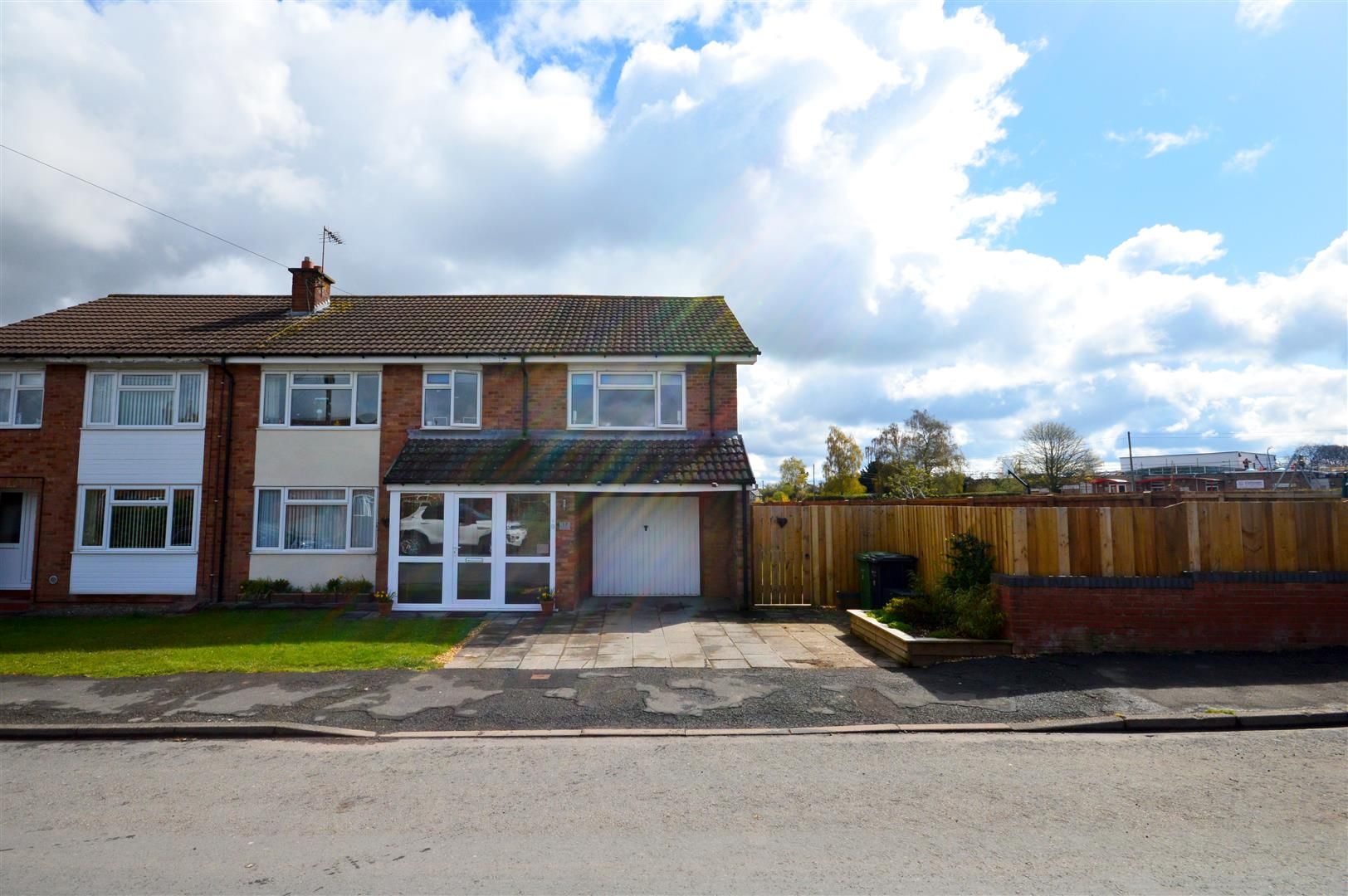 4 bed semi-detached for sale in Clehonger, HR2