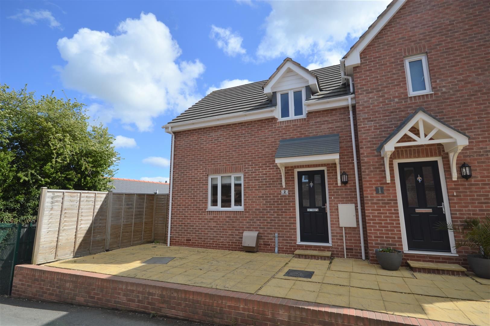 3 bed semi-detached for sale in Leominster, HR6
