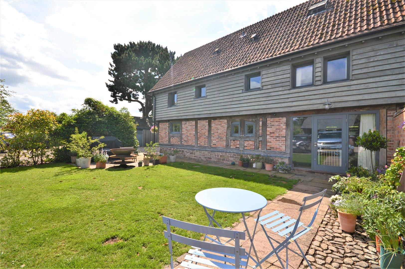 4 bed barn conversion for sale in Lower Breinton, HR4