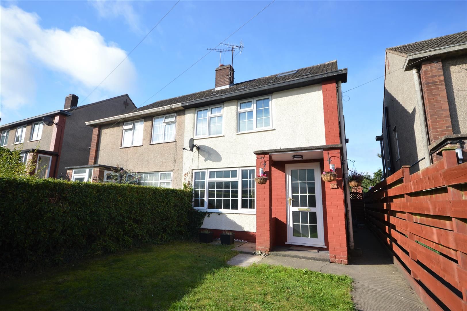 3 bed semi-detached for sale, HR6