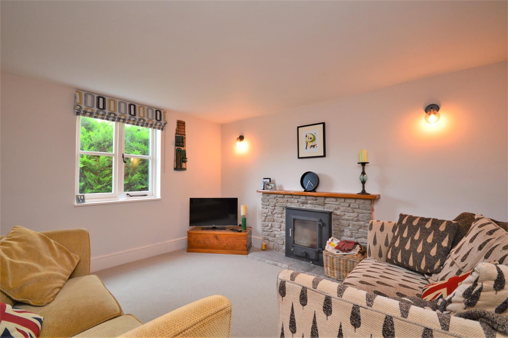 4 bed cottage for sale in Withington 7
