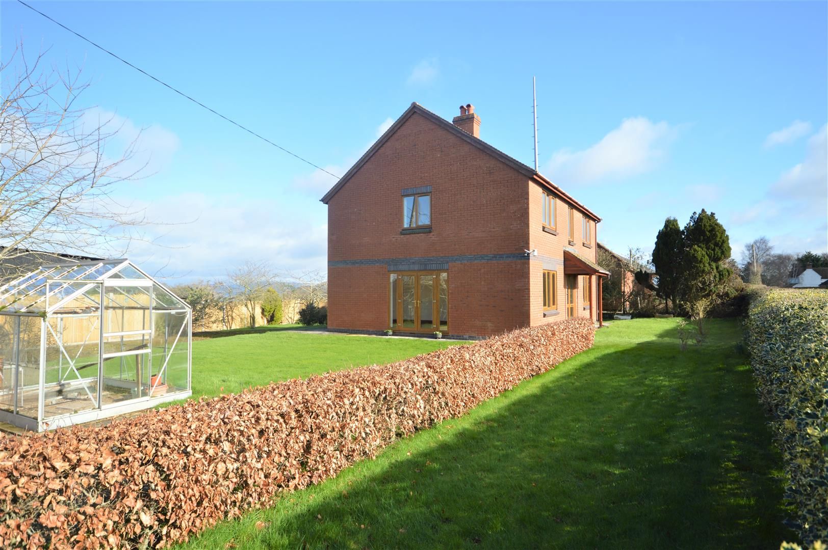 4 bed detached for sale in Leysters, HR6