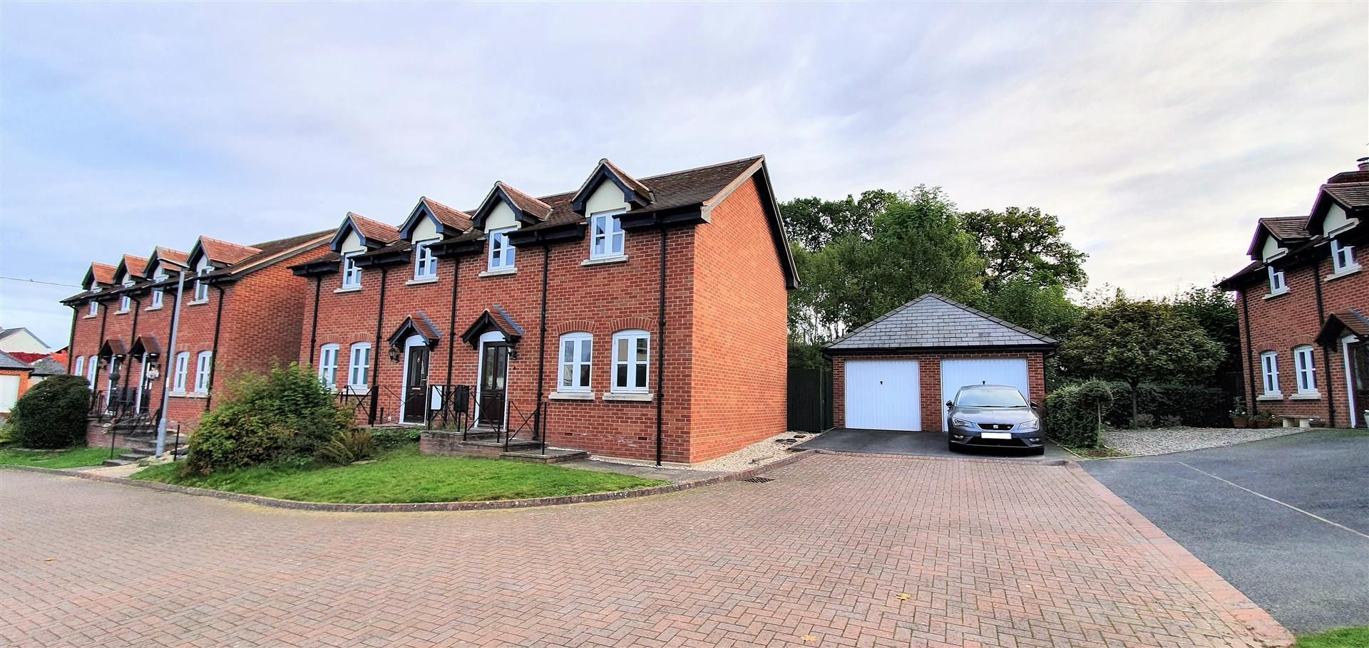 3 bed semi-detached bungalow to rent in Weobley, HR4