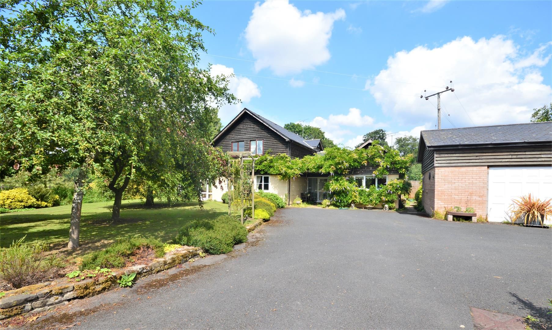 4 bed detached for sale in Staunton-On-Arrow  - Property Image 1