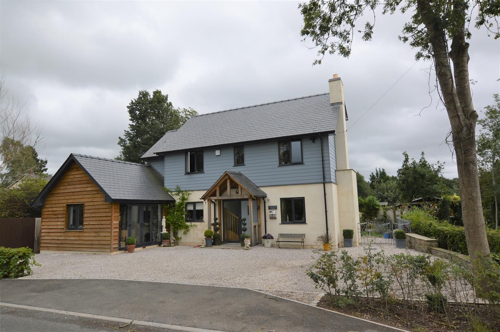3 bed detached for sale in Kimbolton 1