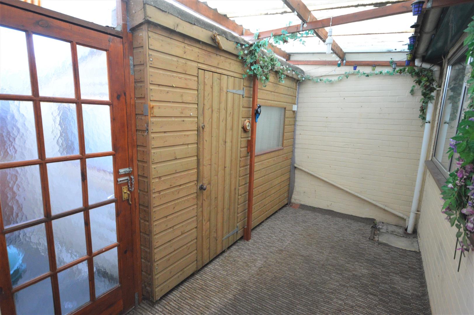 2 bed terraced bungalow for sale in Leominster 8