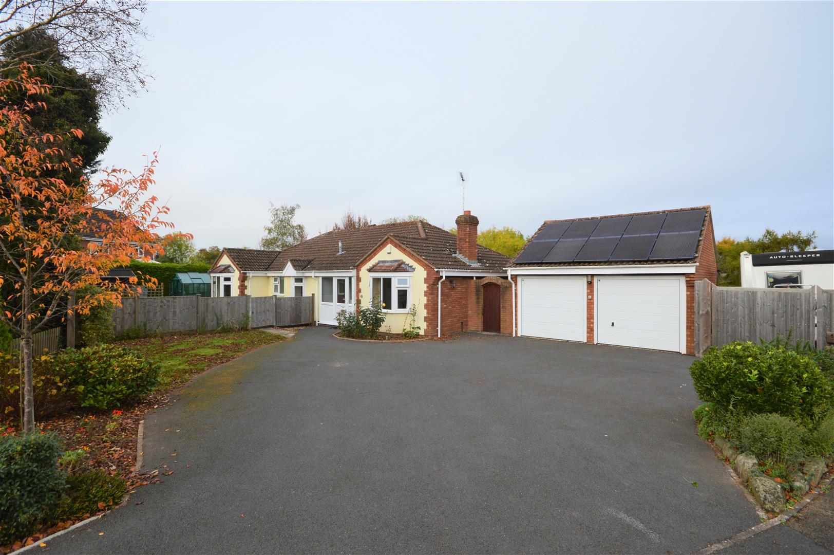 3 bed detached bungalow for sale, HR6