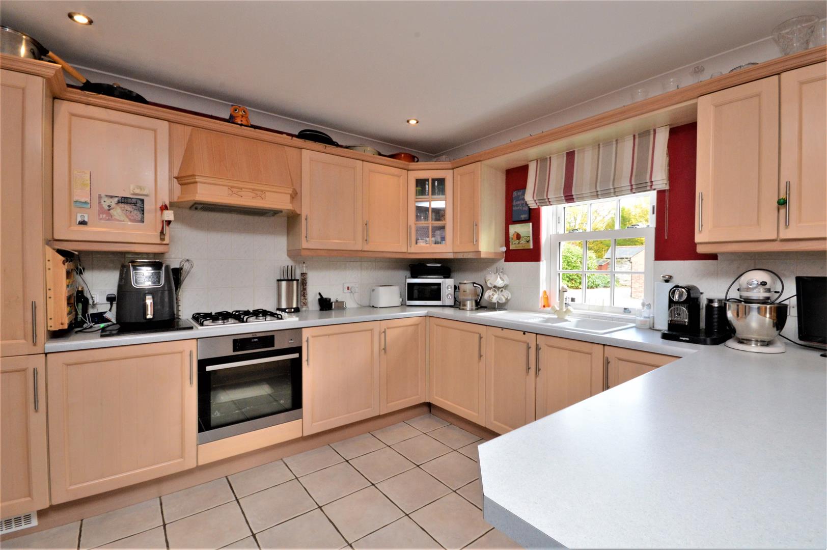 4 bed end of terrace for sale 9
