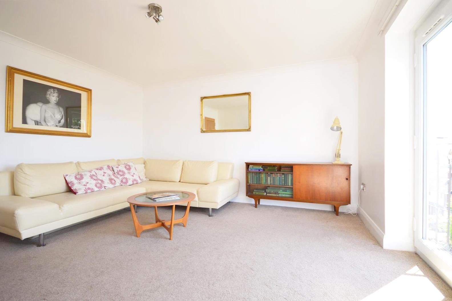 2 bed flat for sale in Folly Lane 8
