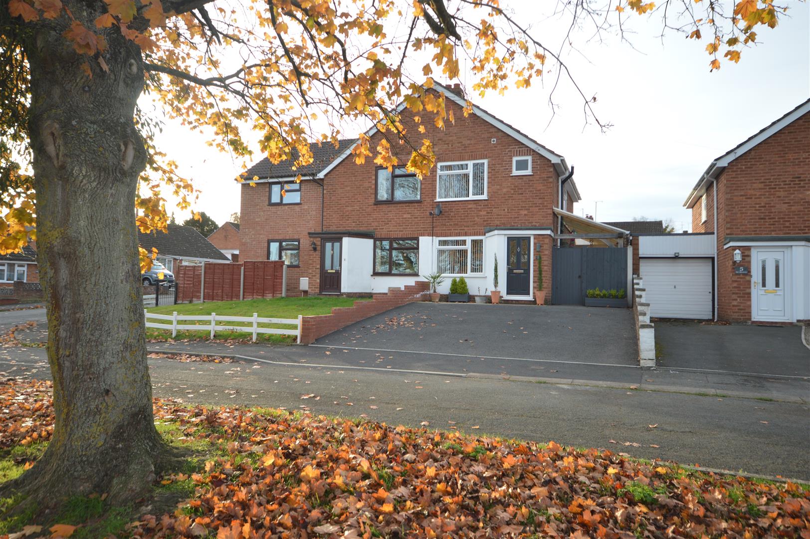 2 bed semi-detached for sale in Leominster 1