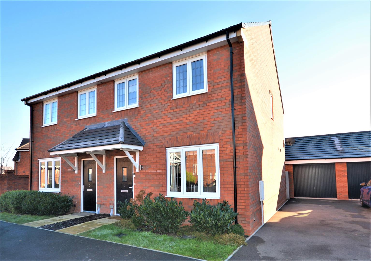 3 bed semi-detached for sale in Holmer, HR4