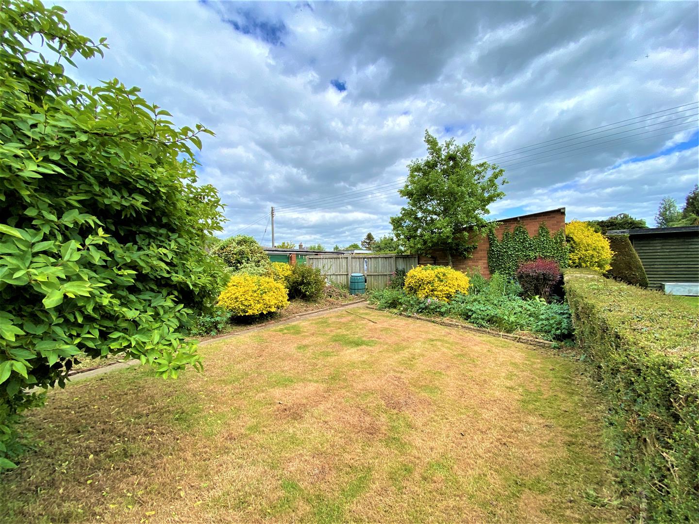 3 bed semi-detached for sale in Marden  - Property Image 2
