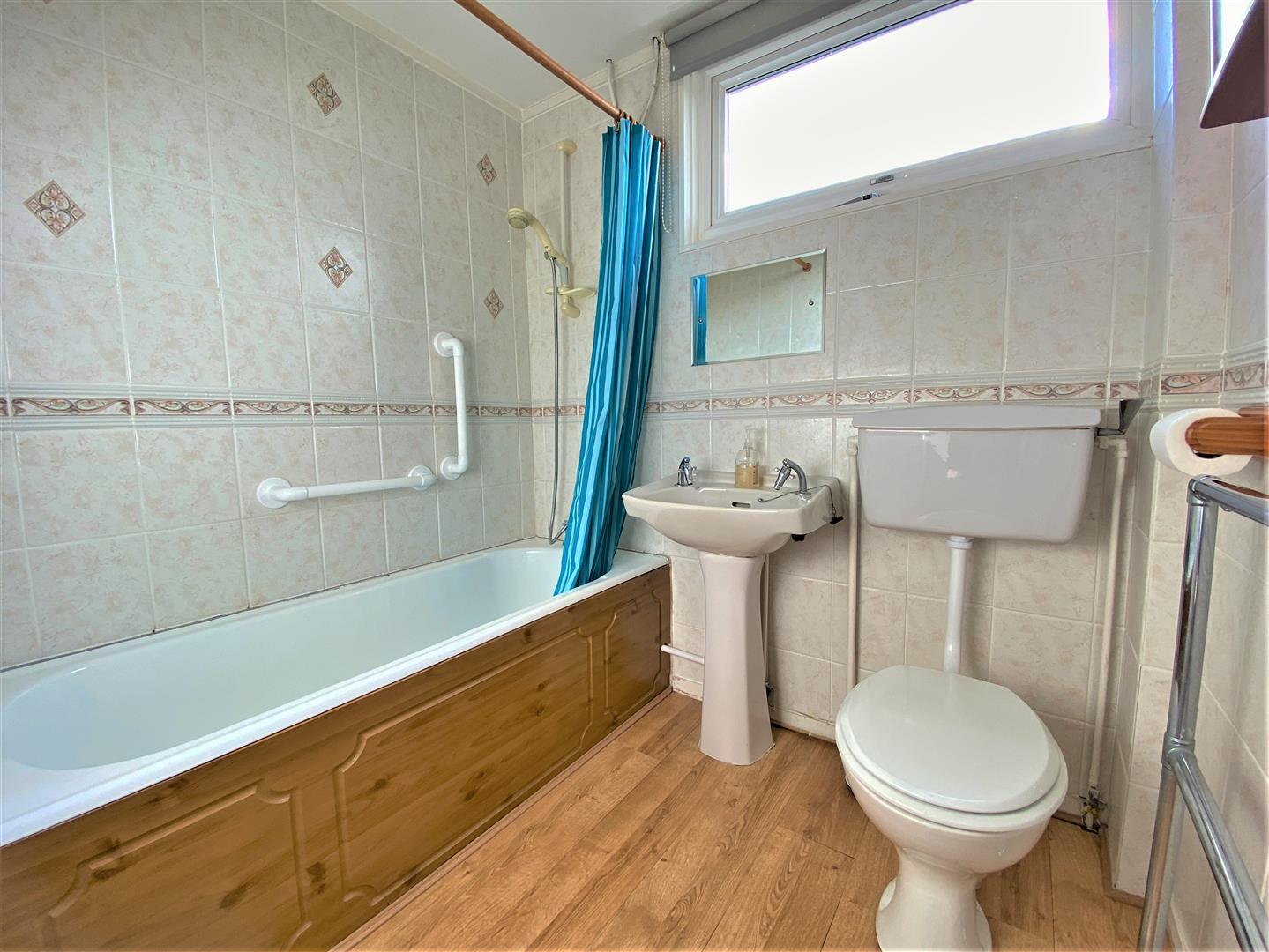 3 bed semi-detached for sale in Marden 13