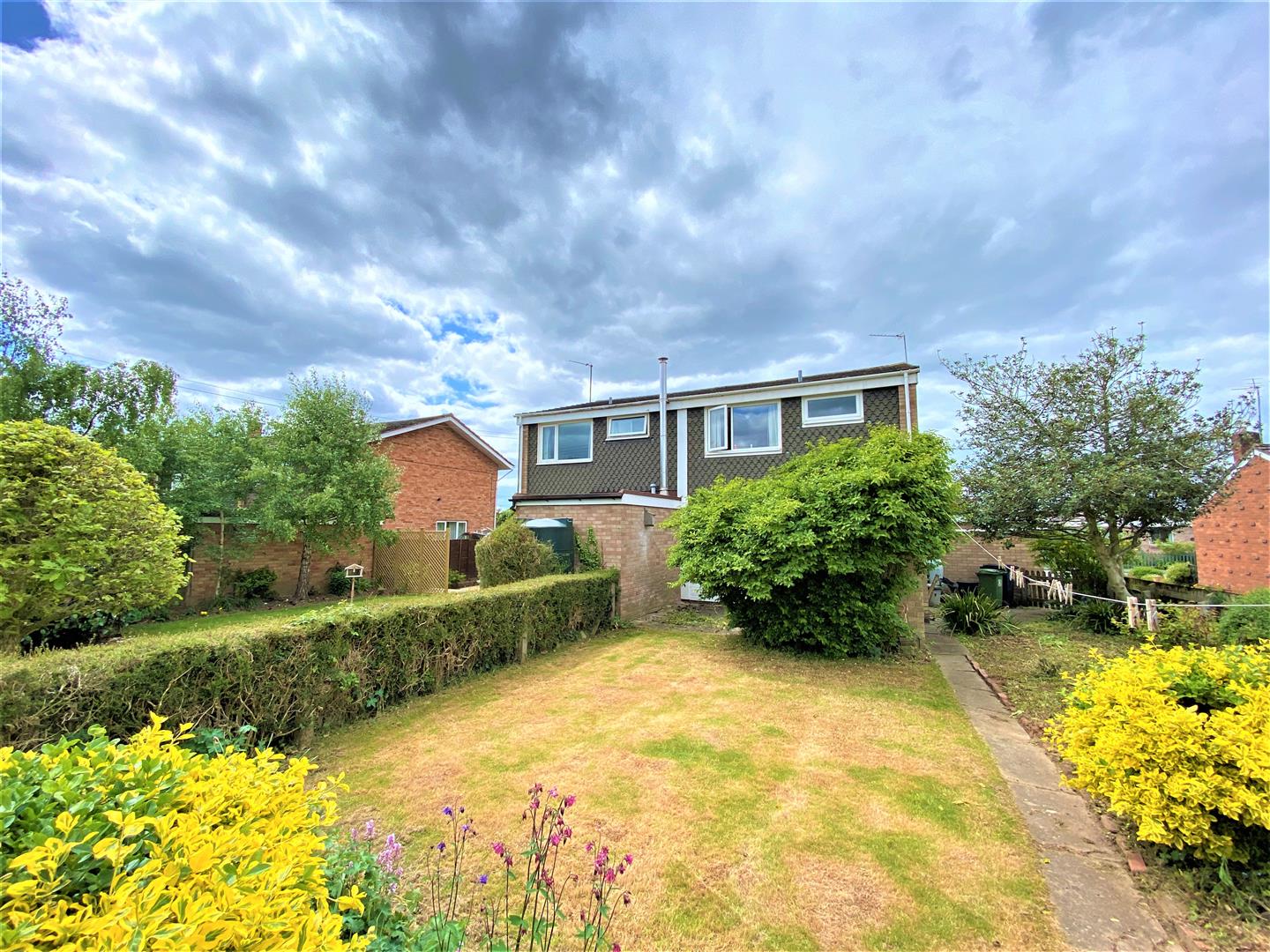 3 bed semi-detached for sale in Marden 17