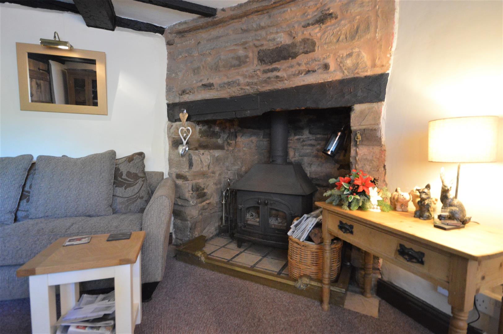 3 bed terraced for sale in Leominster 3