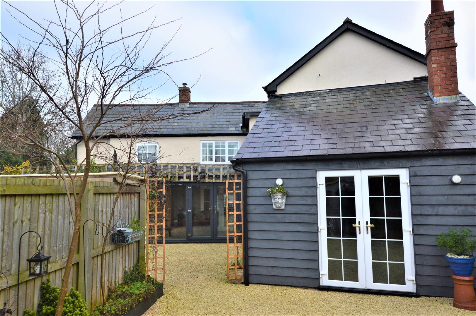 4 bed detached for sale in Kimbolton, HR6