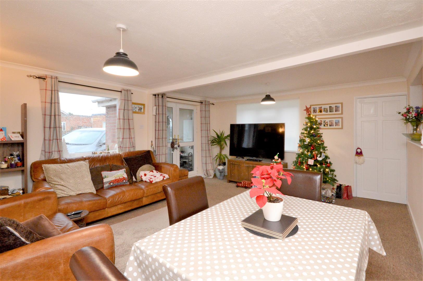 4 bed detached bungalow for sale in Marden 6