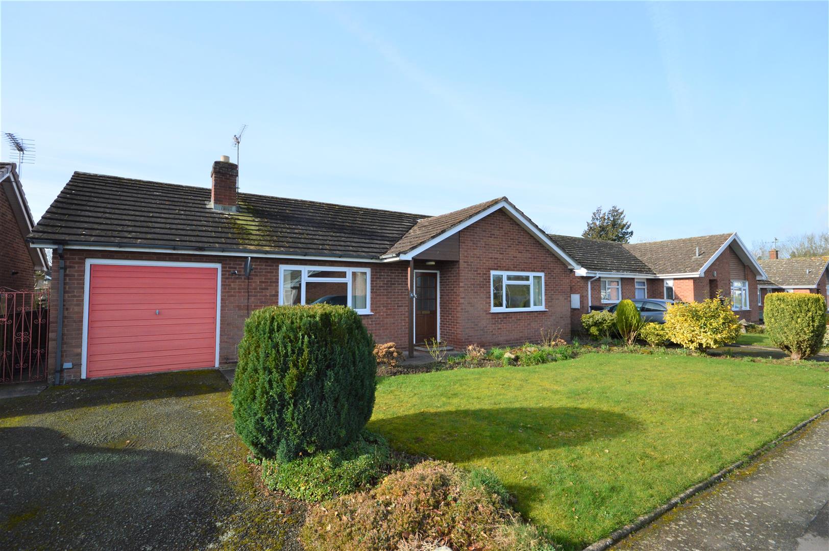 3 bed detached bungalow for sale in Lyonshall, HR5