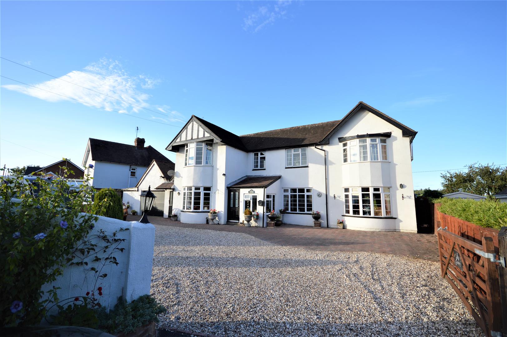 4 bed detached for sale in Kingsland, HR6