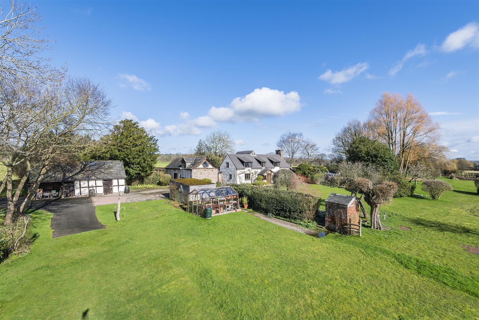 3 bed country house for sale, HR3