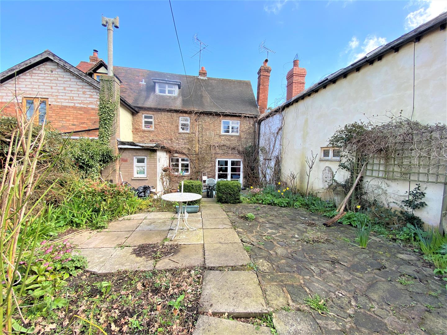4 bed cottage for sale in Weobley 3