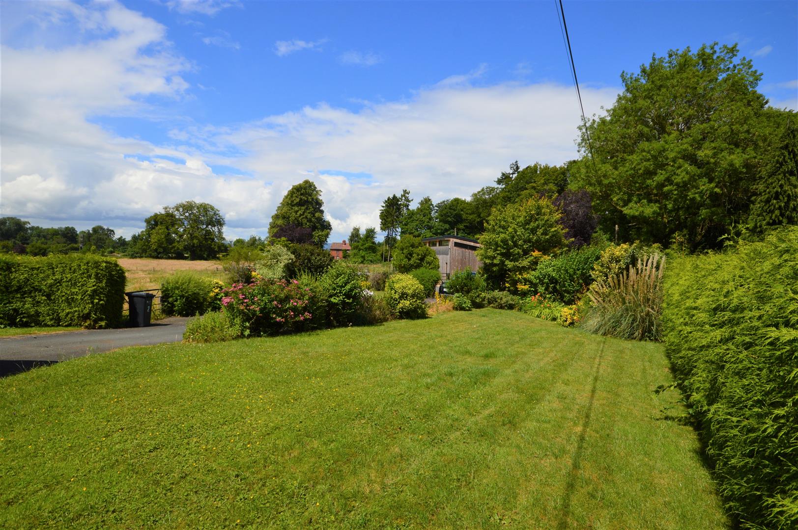 3 bed detached bungalow for sale in Leominster 2