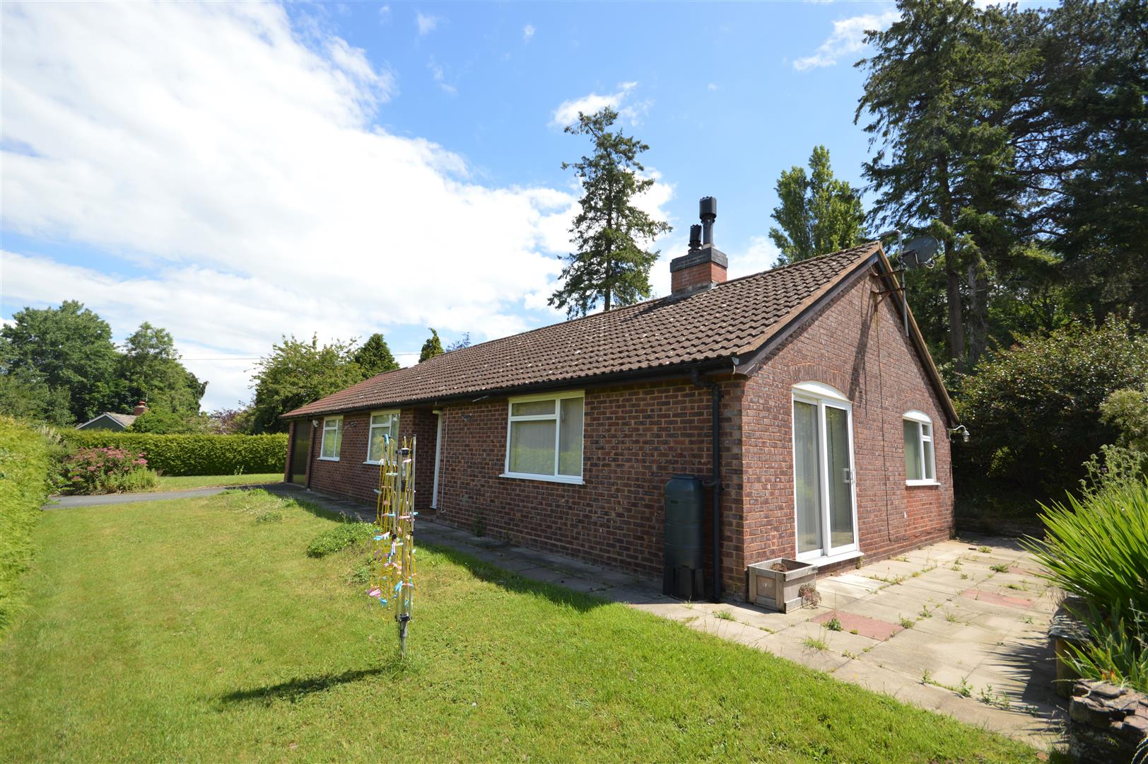 3 bed detached bungalow for sale in Leominster 12