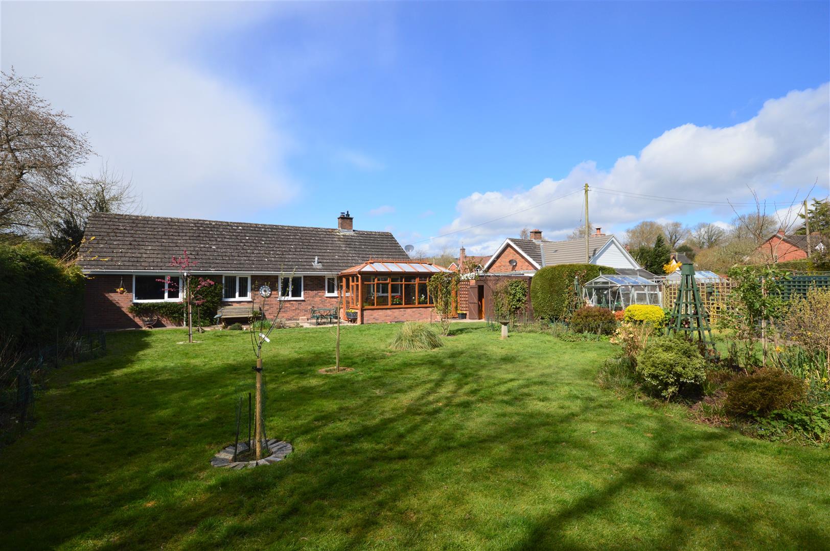 4 bed detached bungalow for sale in Yarpole 13