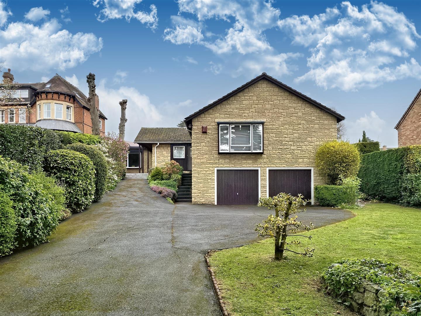 4 bed detached bungalow for sale, HR1