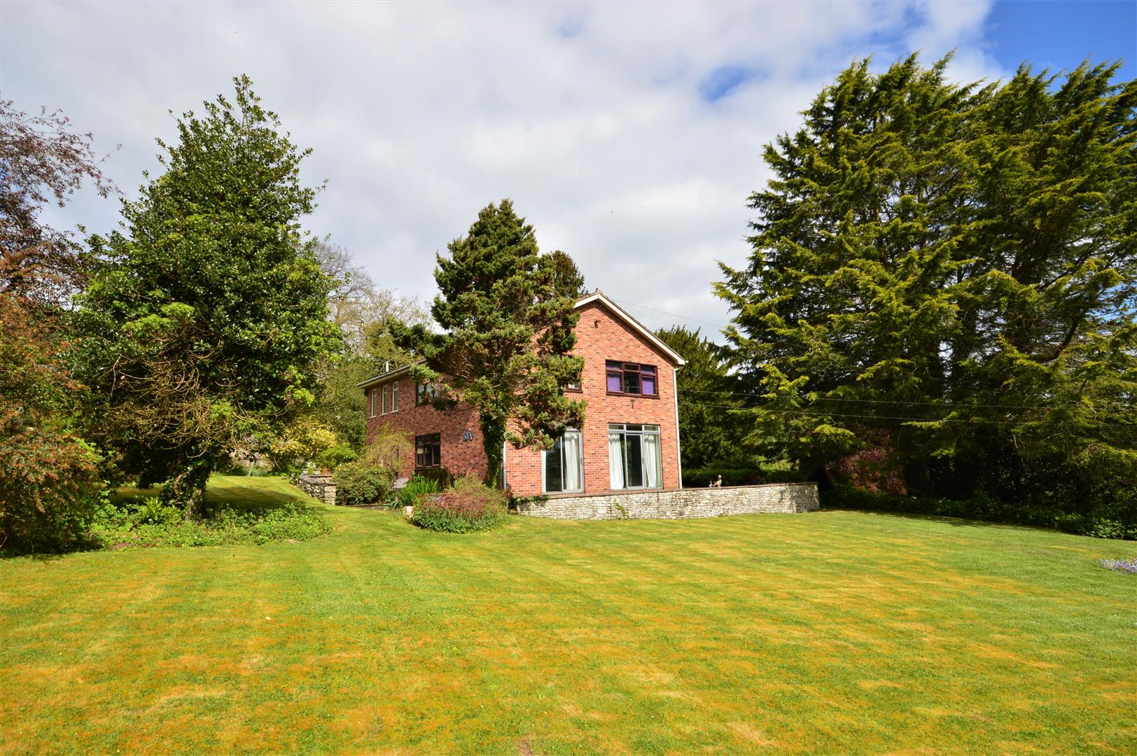 4 bed detached for sale in Kington, HR5