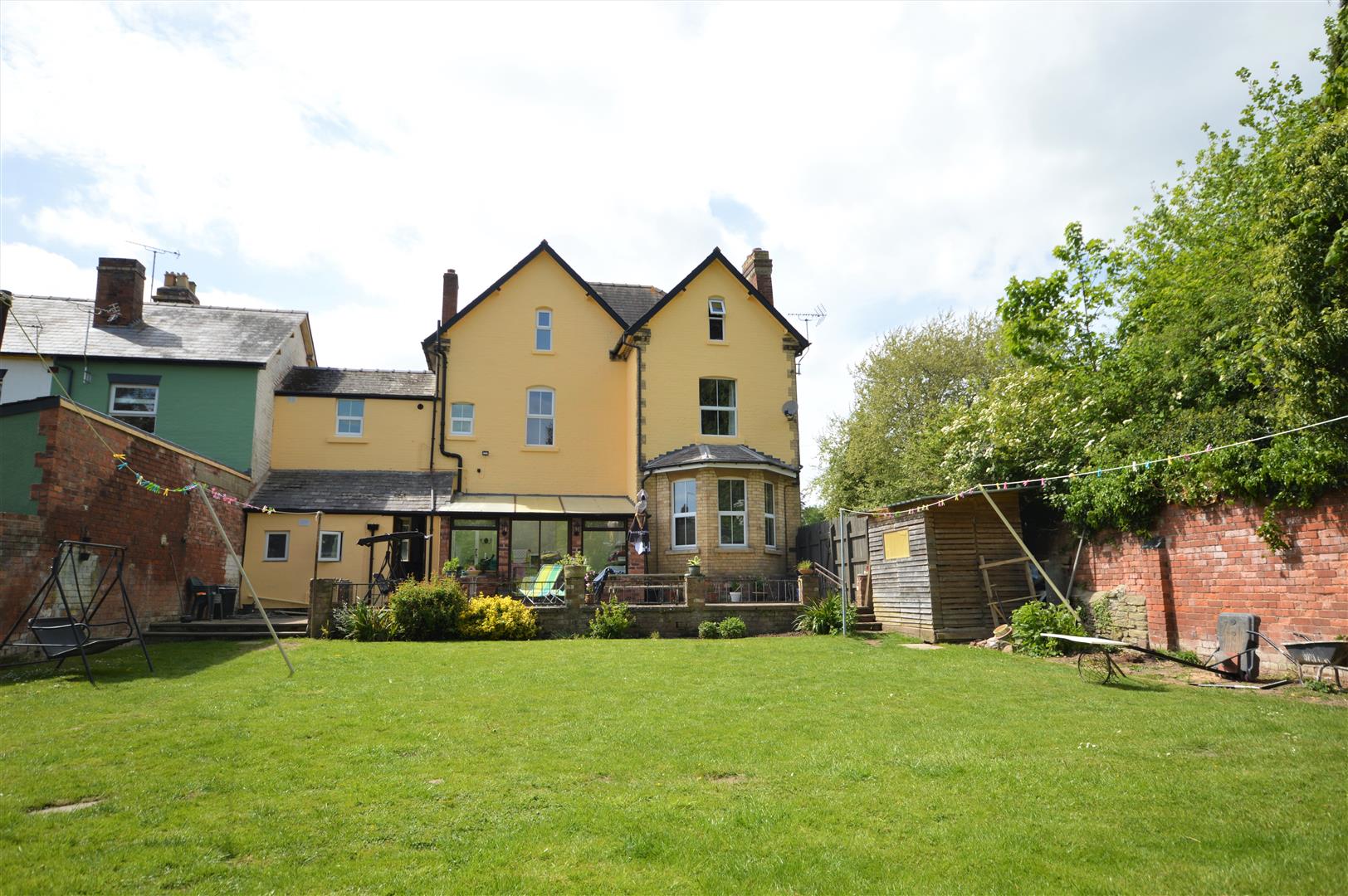 6 bed town house for sale in Leominster 14