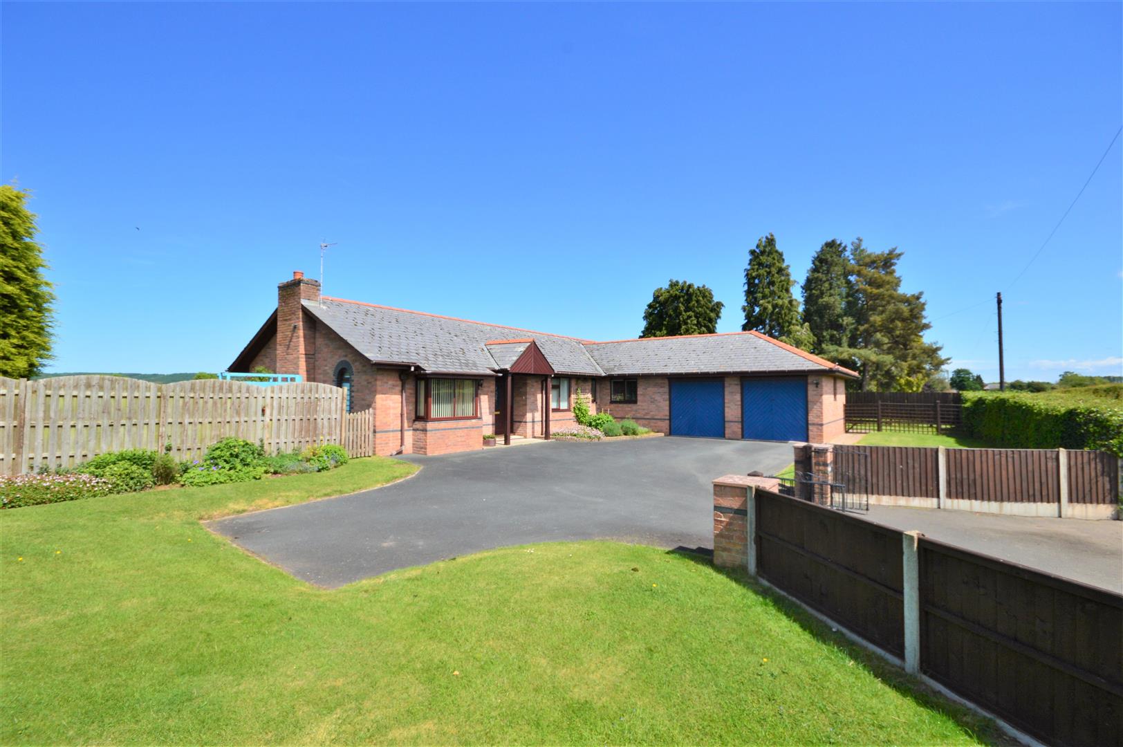 4 bed detached bungalow for sale in Marden, HR1