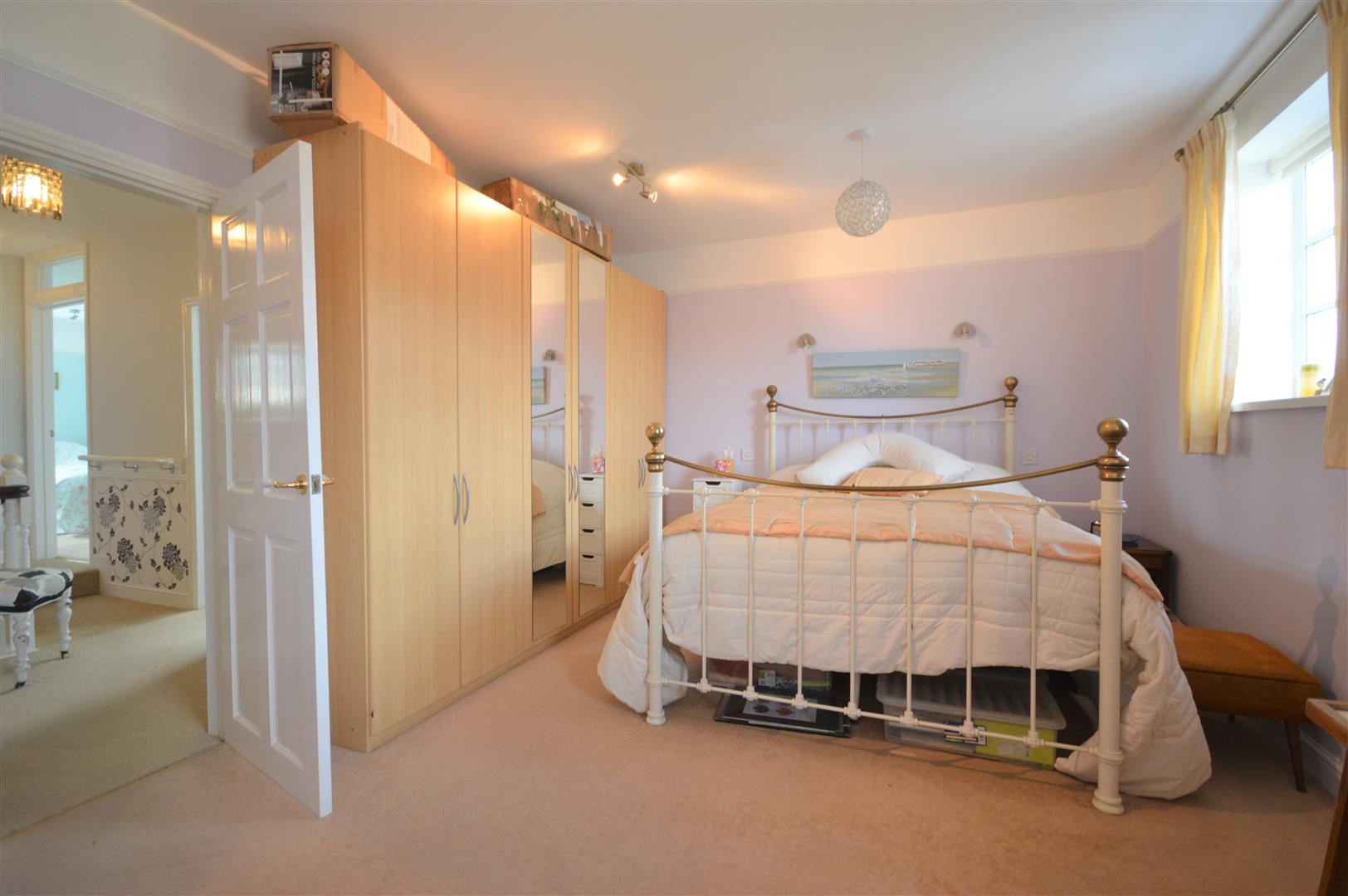 4 bed town house for sale in Leominster 10