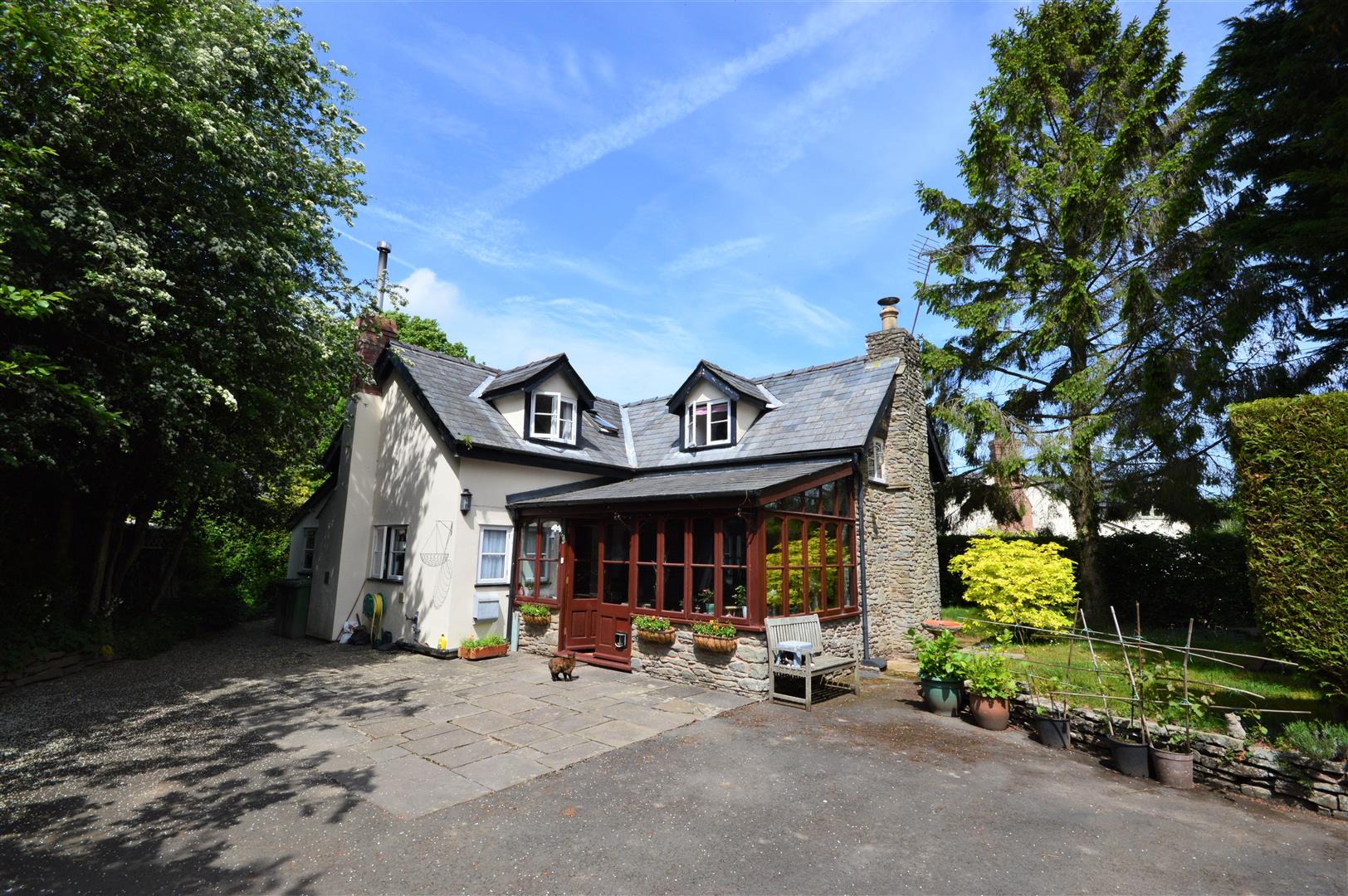 3 bed country house for sale in Bearwood, HR6